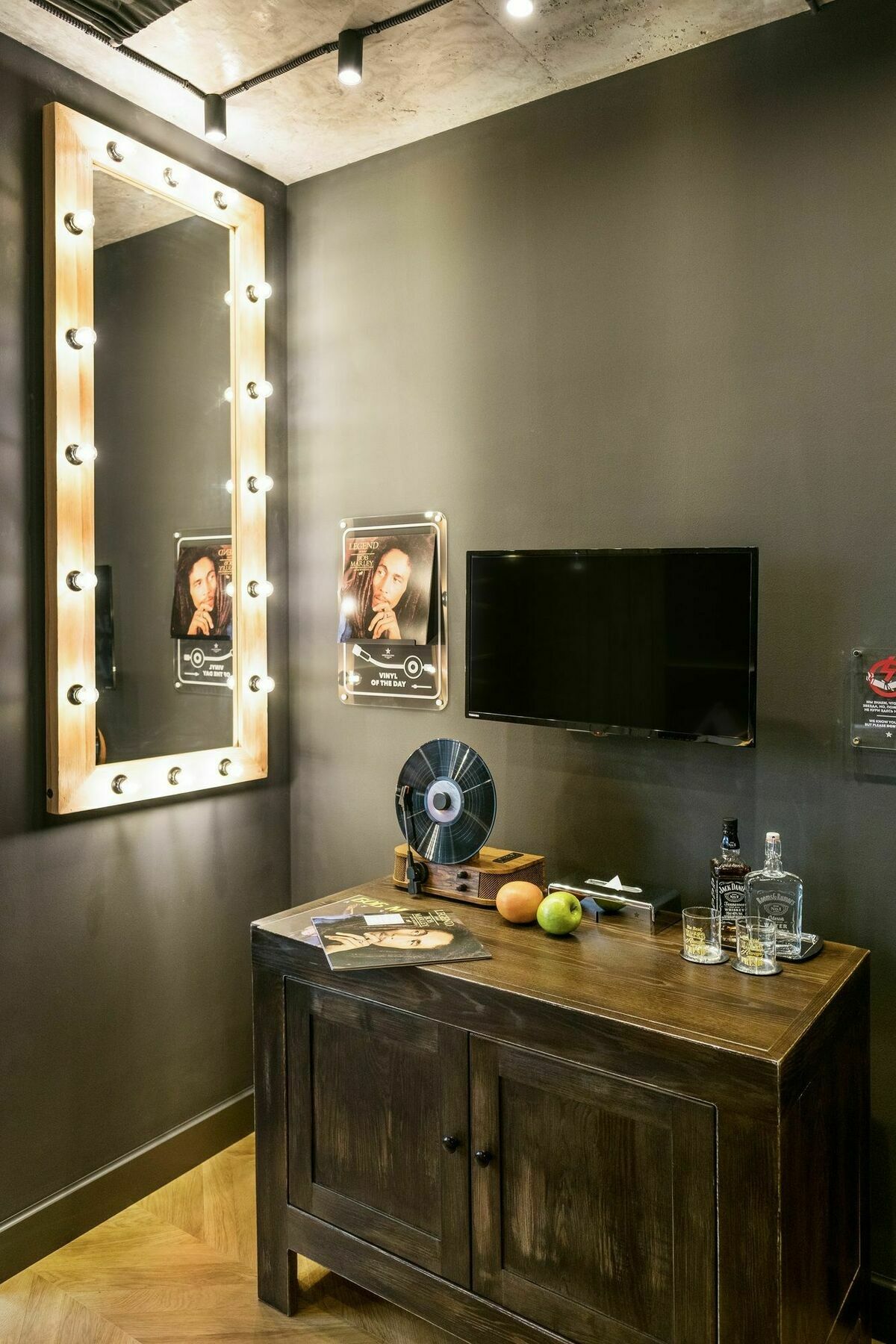 Design-Hotel Rooms And Rumors Oldenburg Bagian luar foto